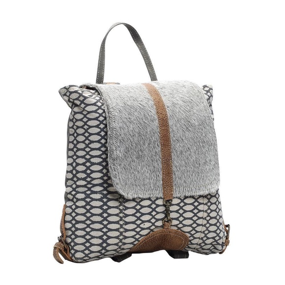 Myra Women's Honey Bee Print Backpack Bag! - Picture 1 of 11